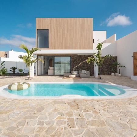 Villa Noma - Design Space With Pool In Коральео Экстерьер фото