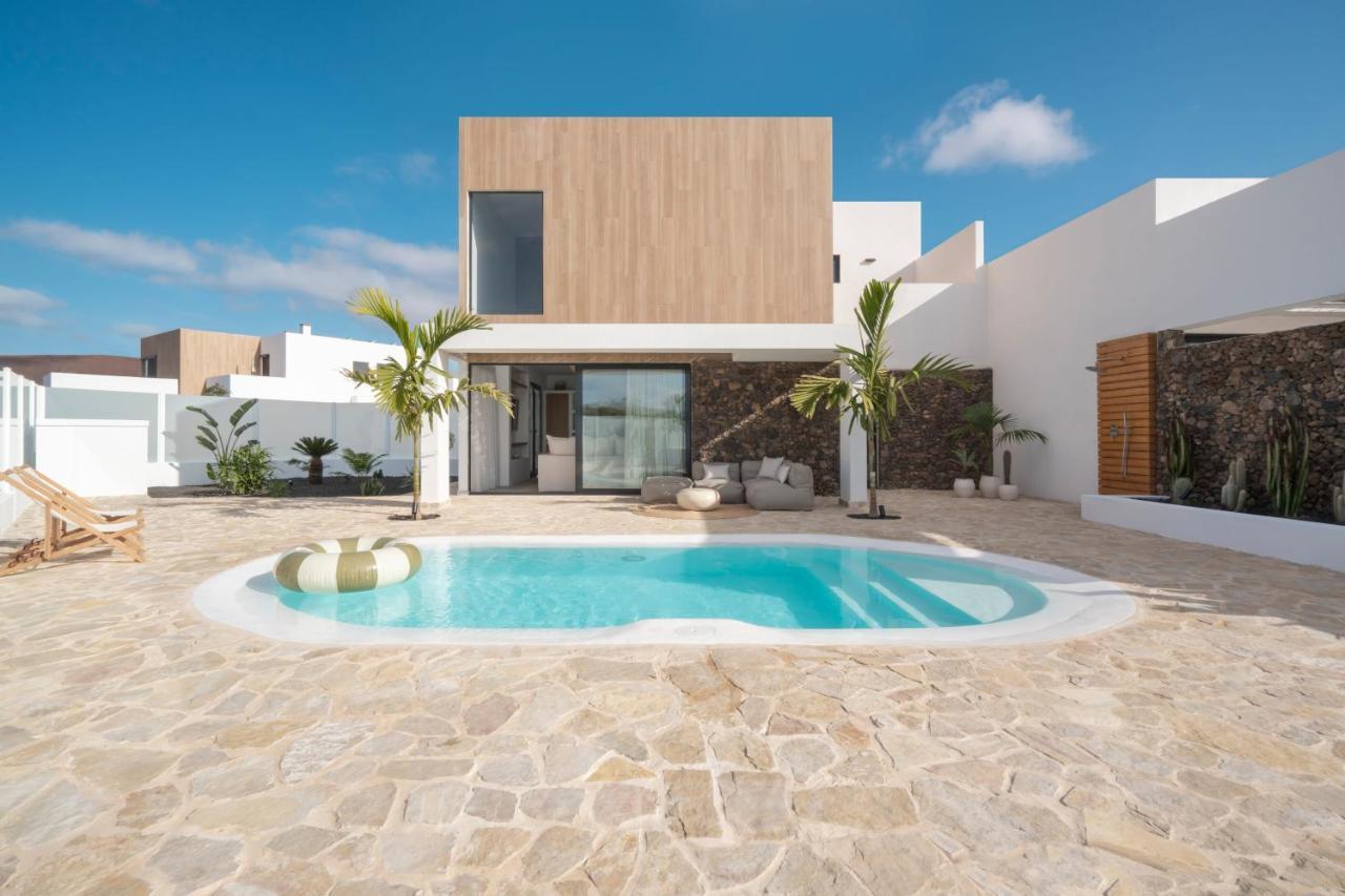 Villa Noma - Design Space With Pool In Коральео Экстерьер фото