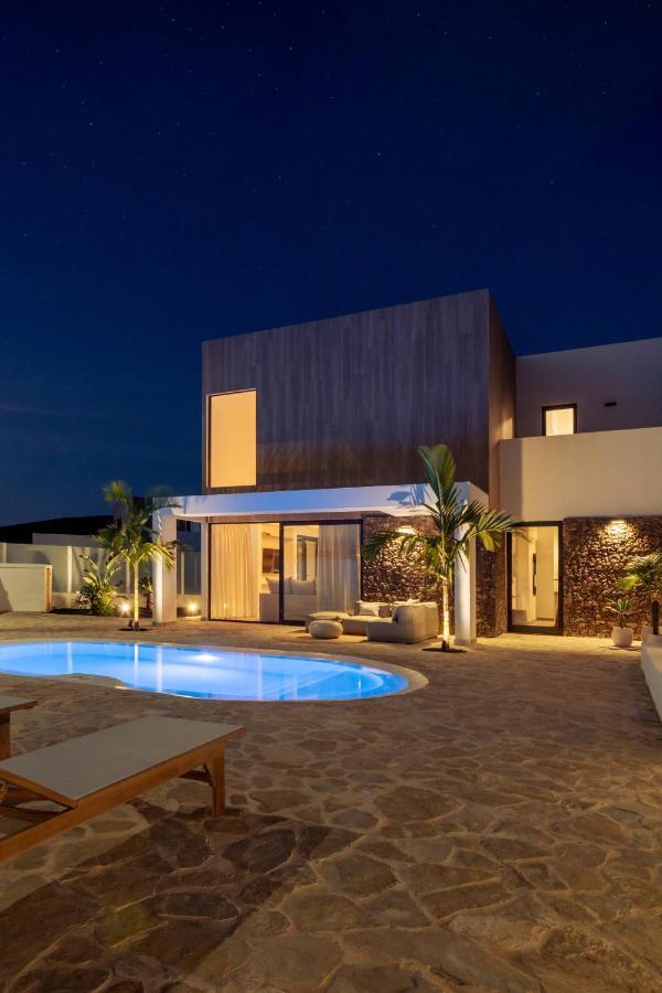 Villa Noma - Design Space With Pool In Коральео Экстерьер фото